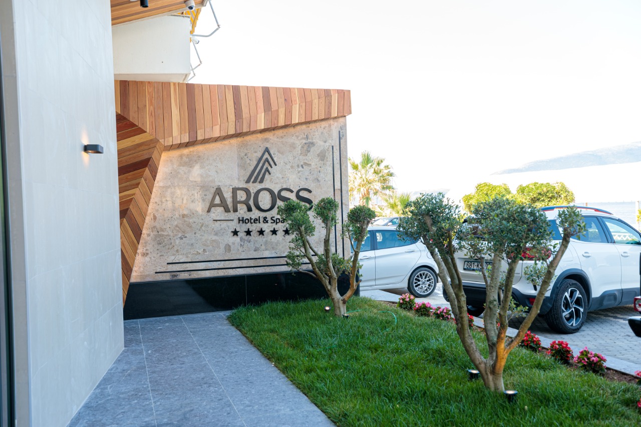 62a6aa7b-5d5f-4b09-8fe5-c0bf90441ccb