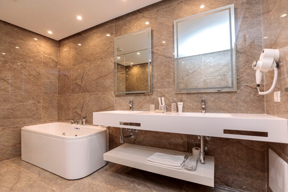 DELUXE DOUBLE ROOM